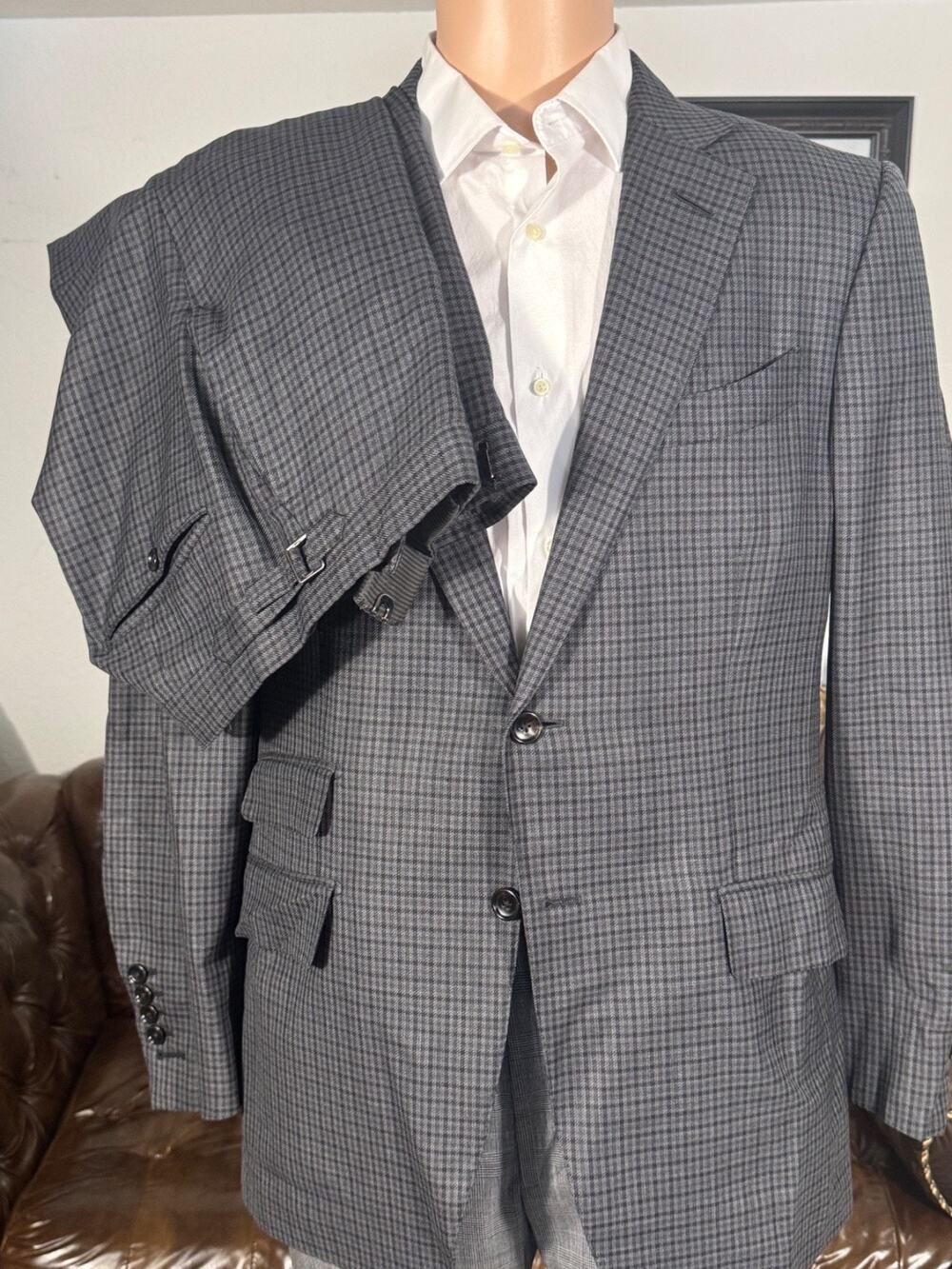 Tom Ford Wool Silk Houndstooth 2Pc Suit 52IT 42R US Notch Lapel Men's EUC Gray